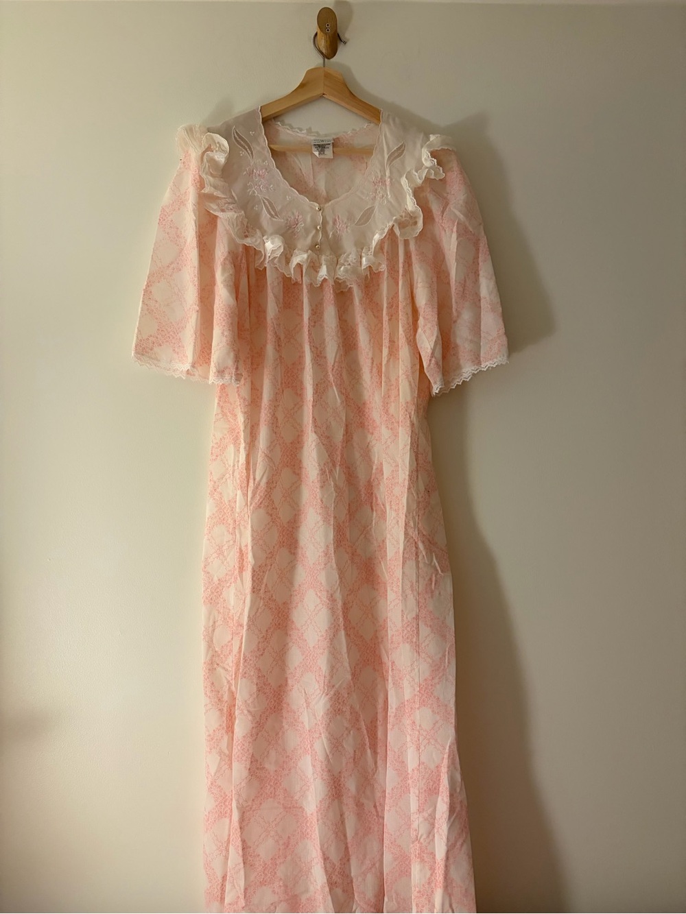 Vintage Pink Lace Nightgown with Ruffled Collar pearl button